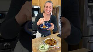 Crujientes Papas Rostizadas con Salsa de Yogurt y Cilantro  youtubelive [upl. by Gurney725]