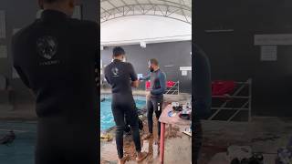 DIVE MASTER AND DISCOVER SCUBA DIVING STUDENT IN CONFINED WATER interdive scuba [upl. by Adnahc694]