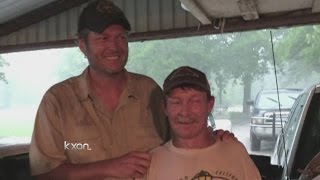 Blake Shelton helps Oklahoma man stuck in high water [upl. by Rihaz]