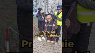 Pan POLICJANT porządku pilnuje 👮🚔 śmieszne rodzinka suchary Cybermarianpl [upl. by Polivy]