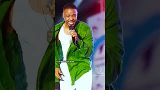 Alikiba akiwatunuku mashabiki na live performance ya mahaba [upl. by Ebehp]