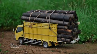 Muatan berat ban depan sampai ngangkat susah belok  Mobil truk oleng melewati jalan rusak parah [upl. by Brazee]