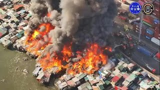 Incendio en una barriada de la capital de Filipinas quema cientos de hogares  AFP [upl. by Salaidh643]