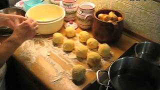 Rezept Aprikosen Klöße  Recipe Apricot Dumplings with English Subtitles [upl. by Elrahc799]