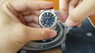 AP Royal Oak 15450 blue setting the time [upl. by Onstad]