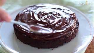 How to Make Chocolate Ganache Icing [upl. by Parish876]