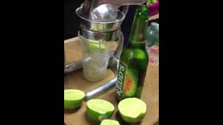 Como se prepara la mejor michelada de Medellín [upl. by Isolda782]