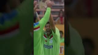 WASIM AKRAM BEST BOWLING  WORLD CUP 1992  Wasim Akram bowling  1992 World Cup 4k foryou 4u [upl. by Darryl118]