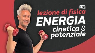 cosè lenergia cinetica e potenziale LEZIONE su definizione formule esempi e problemi risolti [upl. by Asirb715]