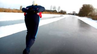 Remmelt en Matthijs 20101224  Schaatsen op Dokkumer Ee [upl. by Anilatsyrc]