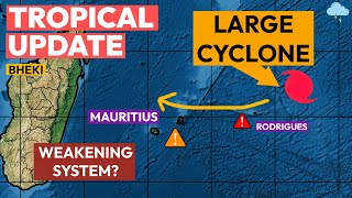 Large amp Powerful Cyclone Bheki Heads Towards Mauritius Réunion amp Rodrigues Any Weakening [upl. by Eleazar]