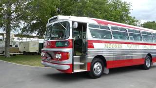 A Bedford SB Bus moving into to position at Yarra Glen Racecourse [upl. by Hsirahc]