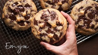 The Best Soft Chocolate Chip Cookies Recipe  Emojoie [upl. by Montgomery]