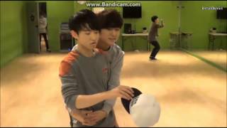 17TV  181013 Soonyoung teaching the cap trick [upl. by Alexandros]