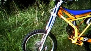 Extreme Downhill Kawasaki KX125 mountain bike with Rohloff Speedhub gearbox [upl. by Gutow]