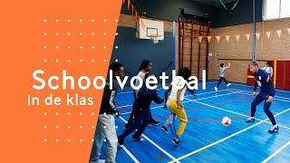 Ik denk dat ik nu ook op voetbal wil  KNVB Schoolvoetbal in de klas ⚽️ [upl. by Lejeune]