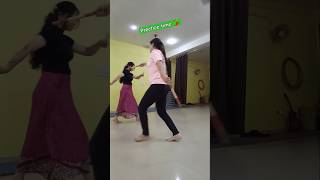 Rangilo Maro Dholnaaayo re aayo re gujaratigarba dance garba shortfeed garbadance [upl. by Kcinimod]