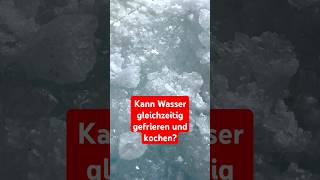 Wusstest du dass Wasser im Weltall kocht und gefriert – gleichzeitig 🚀💧❄️shorts universe [upl. by Clift137]