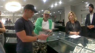 POLICE BODYCAM VIDEO Guy tries to steal 250k ⌚ from AZ store Anthony Farrer pulls another scam [upl. by Petras178]