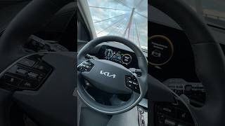 Kia Niro PHEV  asystent utrzymania auta po środku pasa ruchu LFA [upl. by Yatnohs534]