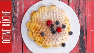 Waffeln backen kann jeder diy  REWE Deine Küche [upl. by Eirrak]