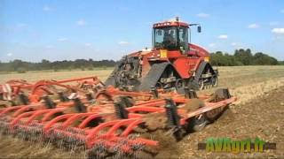 CASE IH Quadtrac 485 et HORSCH Terrano de 12 au déchaumage en 2011 [upl. by Atiloj]