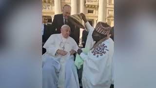 DIALOGUE INTERRELIGIEUX  Le Pape François et le Khalife de Bambilor unissent leurs voix au Vatican [upl. by Kamaria]