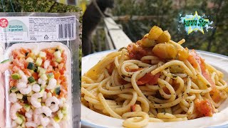 Ricetta spaghetti con zucchine e gamberi surgelati e un pomodoro [upl. by Rehteh830]