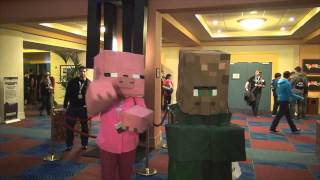 Minecon  Notch Cosplays e Vacas cogumelo XD Minecon2012 [upl. by Emolas]