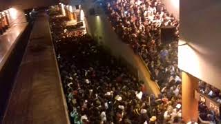 En la estacion de metro pantitlan lleno donde ninguna hormiga puede pasar y siendo las 815pm [upl. by Phillips]