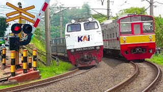 Berbagai Jenis Kereta Api Listrik KRL KA Batubara Terbaru Di Perlintasan JPL 90 Tangsel [upl. by Ynohtnaed]