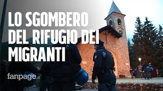 Migranti la polizia sgombera il rifugio sulla frontiera tra Italia e Francia [upl. by Tallula306]