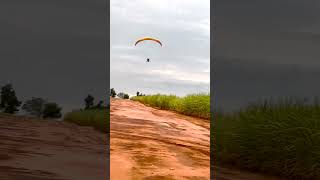 Arremetida do paratrike por turbulência paramotor paranavai paraglider parapente shorts pouso [upl. by Ames]