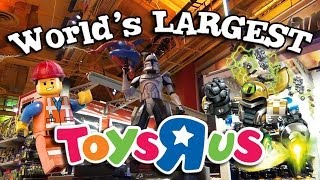 Worlds LARGEST TOYS quotRquot US Behindthescenes in New York  Times Square [upl. by Yelnats]