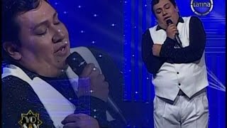 YO SOY 210814 JUAN GABRIEL SORPRENDE CON quotABRAZAME MUY FUERTEquot YO SOY CAMPEON DE CAMPEONES [upl. by Uis]