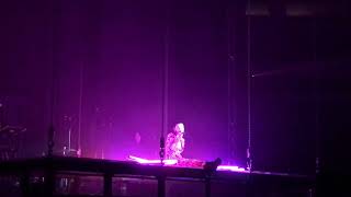 Lorde  Solo Frank Ocean cover live at Denver Pepsi Center [upl. by Ange]