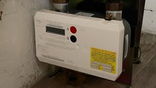 How to get a meter reading on a Landis Gyr G470 gas meter [upl. by Refinney704]