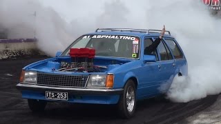 ITS253 V8 COMMODORE WAGON BURNOUTS AT LARDNER PARK MOTORFEST 2015 [upl. by Eniala266]