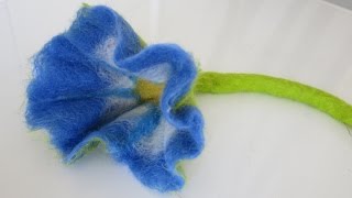 Blaue Blume aus Filz  DIY Tutorial Nassfilzen [upl. by Aicena970]