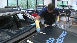 How to Replace a Windscreen in One Minute  Auto windscreens [upl. by Hedwig776]