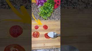 Tomato very useful kitchen tip🤯trending youtubekitchenhacks kitchentips shorts youtubeshorts [upl. by Howie]