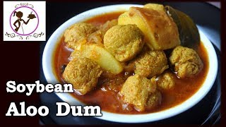 Soyabean Alur Dum  Bengali Style Soyabean Aloo Kosha  Soya Chunks Recipe [upl. by Nnaacissej]