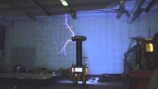 Tesla coil 4 MOT V2 [upl. by Alomeda446]