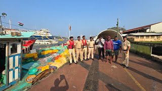 illegal malpe fish trawlers fishing illegally in goan coastal siezed by coastal Police [upl. by Nohs]