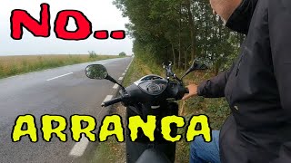 INCREIBLEMENTE SE PARA LA MOTO EN MEDIO DE UN CAMPO Y LLOVIENDO 29 [upl. by Mirabel]