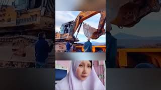 Cara si jumbo naik truk‼️excavator alatberatindonesia alatberatalatberatexcavator [upl. by Eedoj29]