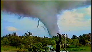 Tornado near Albion Illinois June 2 1990 [upl. by Carita]