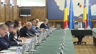 Tudose ia reproșat lui Răzvan Cuc ineficiența TAROM și lipsa controalelor la autostrăzi [upl. by Ehsrop475]