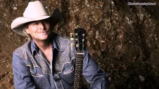 Small Town Southern Man  Alan Jackson Subtitulada al Español [upl. by Alejo542]