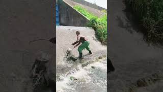 Pagbukas ng DAM maraming ISDA ang nahulog fishingtips fishingtechniques amazing [upl. by Ycniuqed]